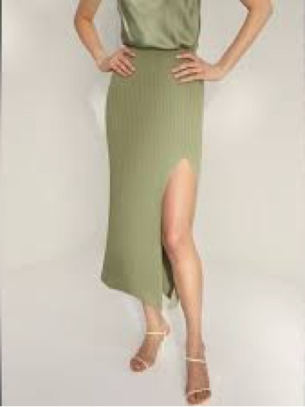 Wilfred Aritzia Rayon Blend Ribbed Midi Skirt Size S